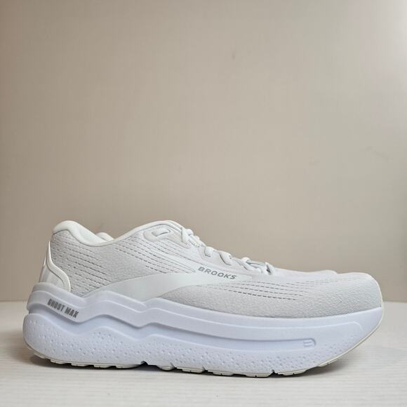 Brooks Ghost Max 2 Mens Size 11D Bright White Running Shoes Sneakers 1104311D16